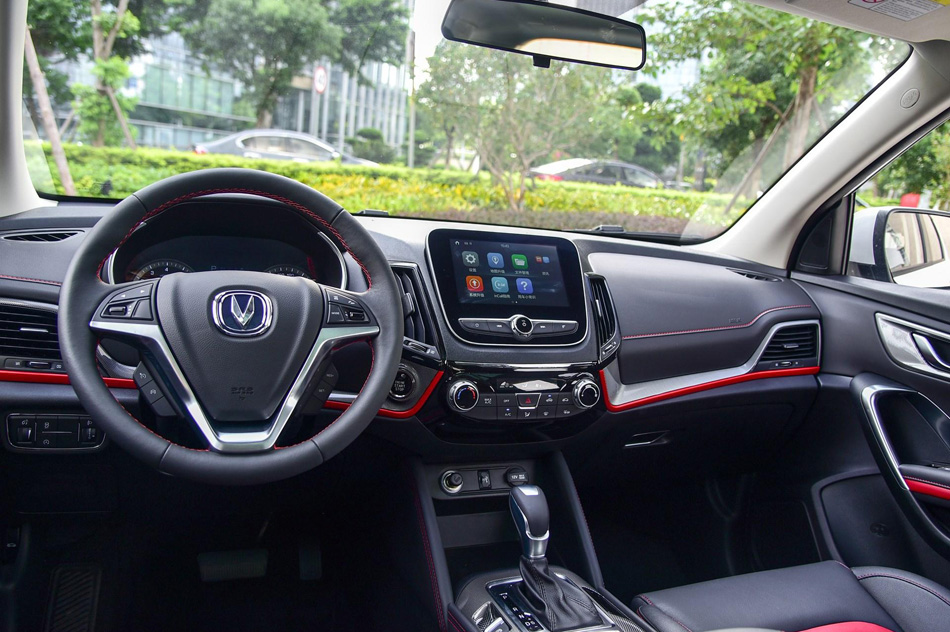 2018款 1.5T 自动蓝动型 内饰