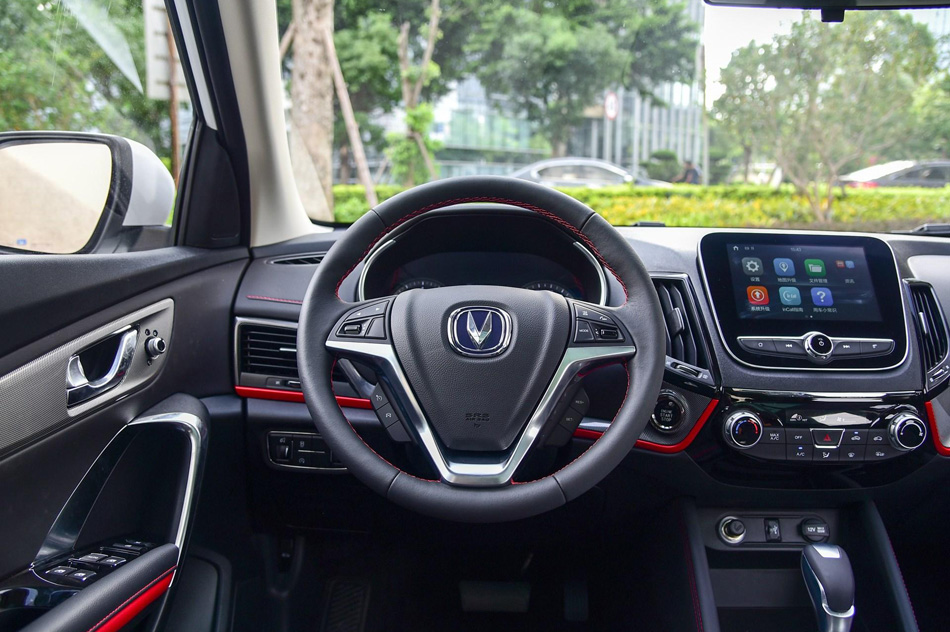 2018款 1.5T 自动蓝动型 内饰