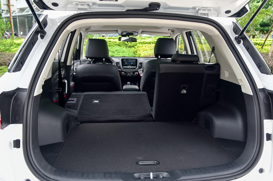 2018款 1.5T 自动蓝动型 座椅空间