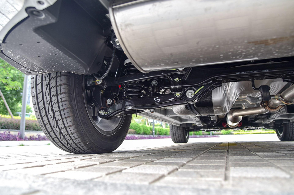 2018款 1.5T 自动蓝动型 引擎底盘