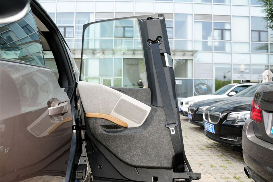 2014款 纯电动版 座椅空间