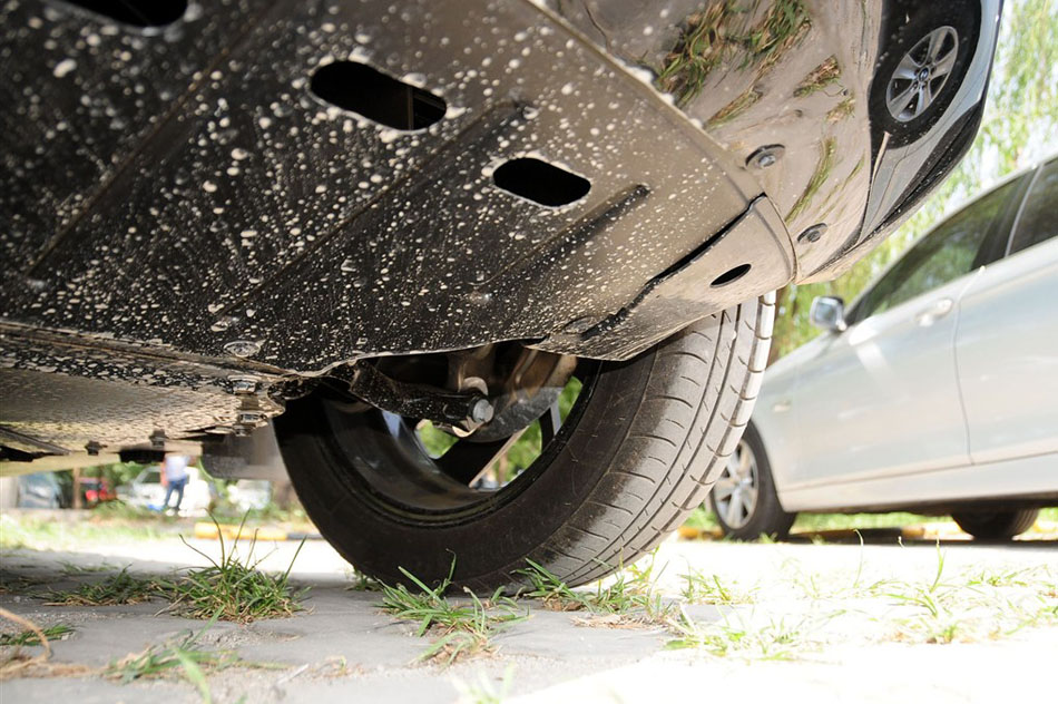 2014款 纯电动版 引擎底盘