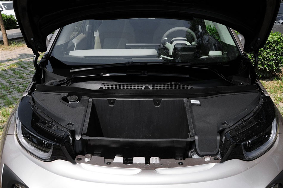 2014款 纯电动版 引擎底盘