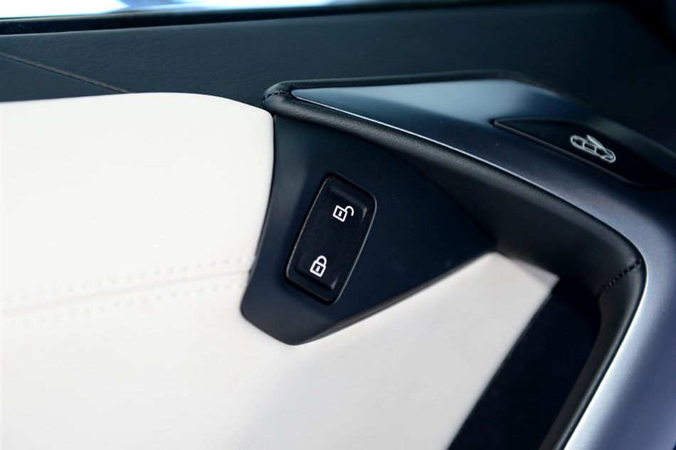 2014款 标准型 座椅空间