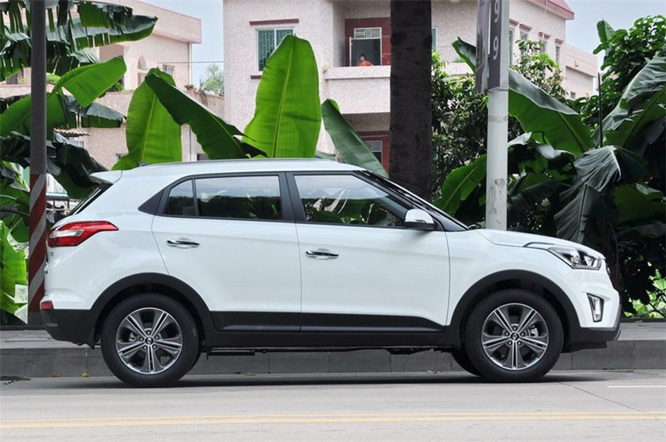 现代ix25 两驱 2015款 1.6L AT 尊贵型 外观