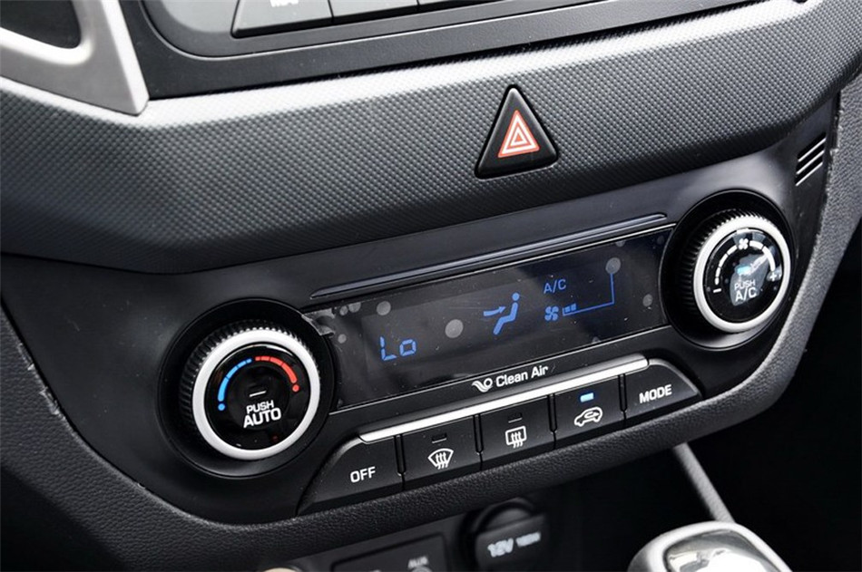 现代ix25 两驱 2015款 1.6L AT 尊贵型 内饰