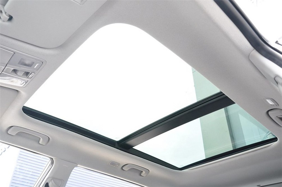 现代ix25 两驱 2015款 1.6L AT 尊贵型 座椅空间