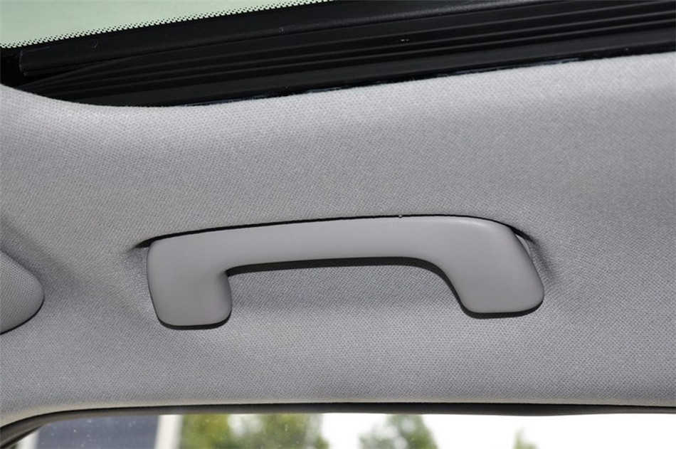 现代ix25 两驱 2015款 1.6L AT 尊贵型 座椅空间