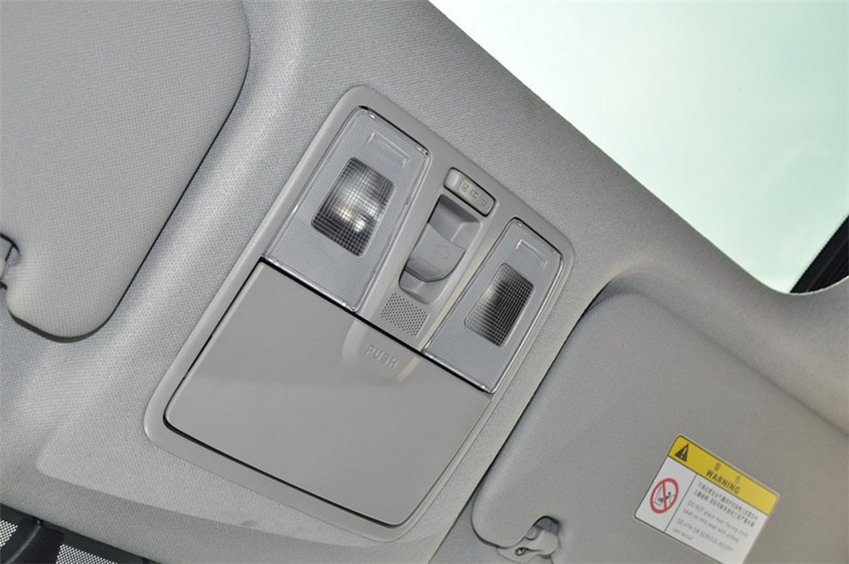 现代ix25 两驱 2015款 1.6L AT 尊贵型 座椅空间