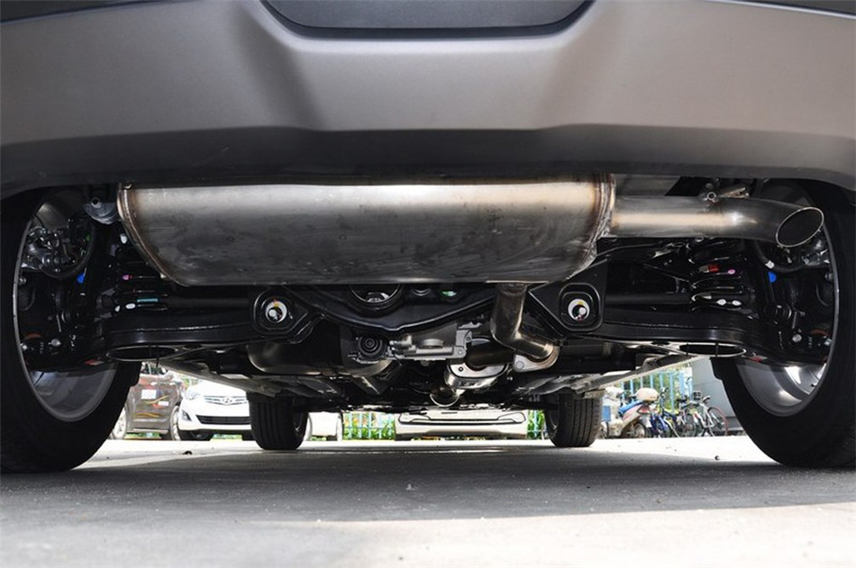 现代ix25 两驱 2015款 1.6L AT 尊贵型 引擎底盘