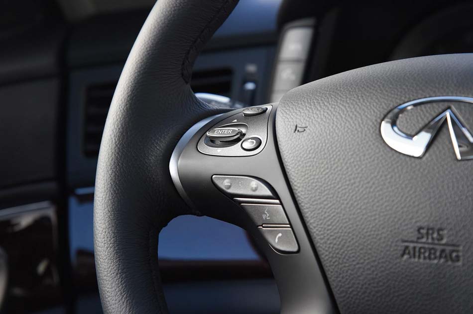 2019款 Q70L 2.0T 豪华版 内饰