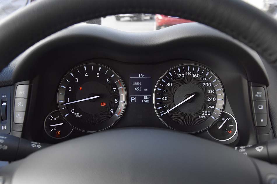 2019款 Q70L 2.0T 豪华版 内饰