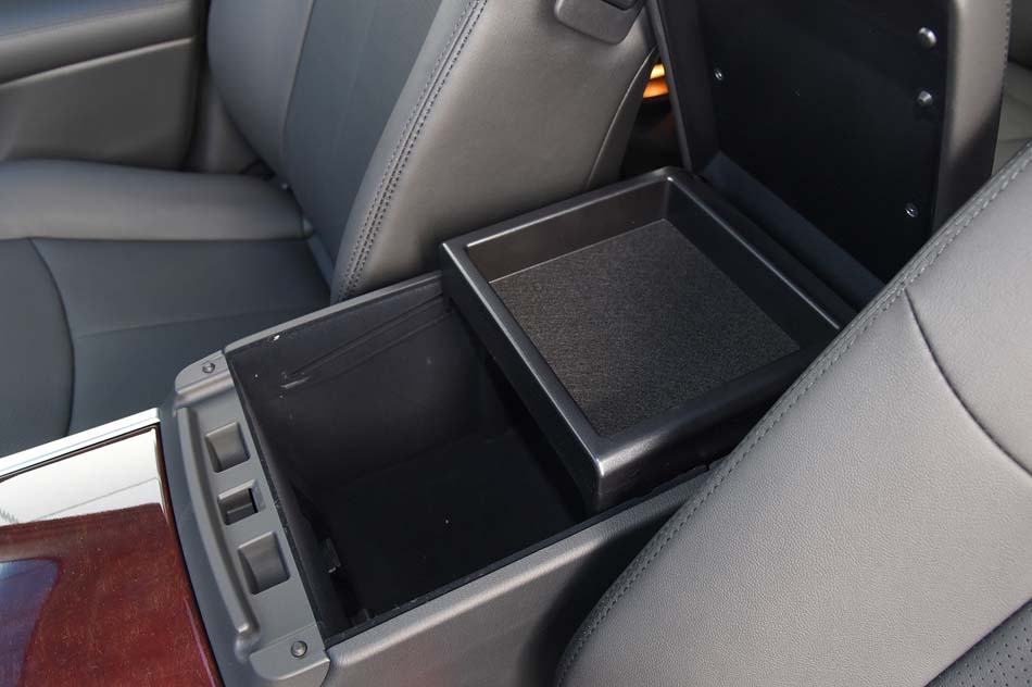 2019款 Q70L 2.0T 豪华版 座椅空间