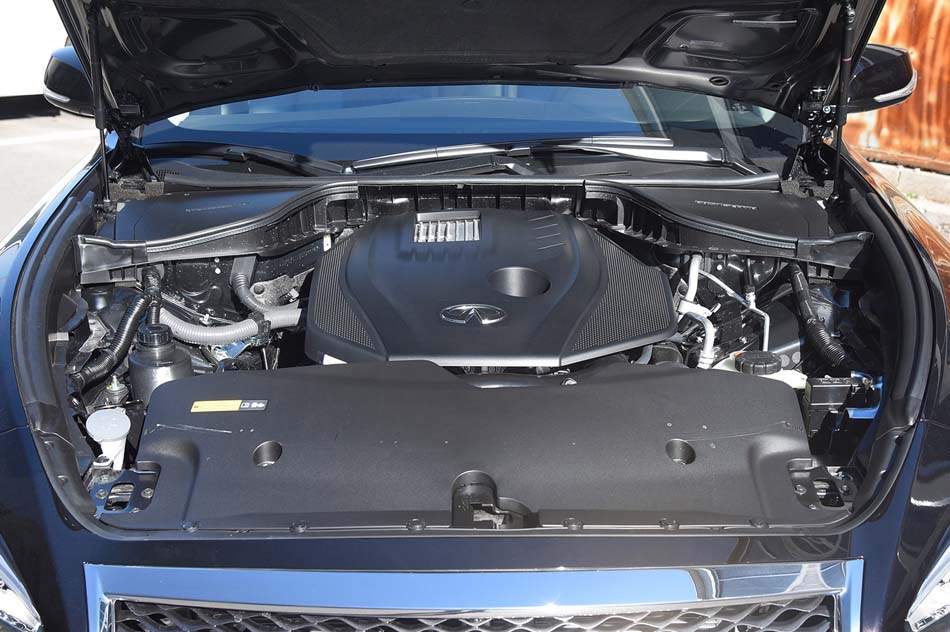 2019款 Q70L 2.0T 豪华版 引擎底盘