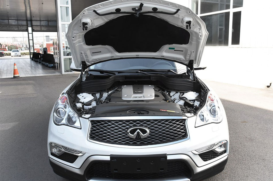 2015款 2.5L 豪华版 引擎底盘