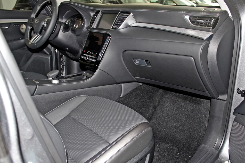 2018款 2.0T 两驱时尚版 内饰