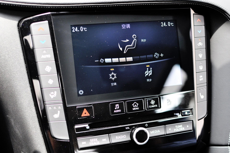 2018款 2.0T 两驱时尚版 内饰