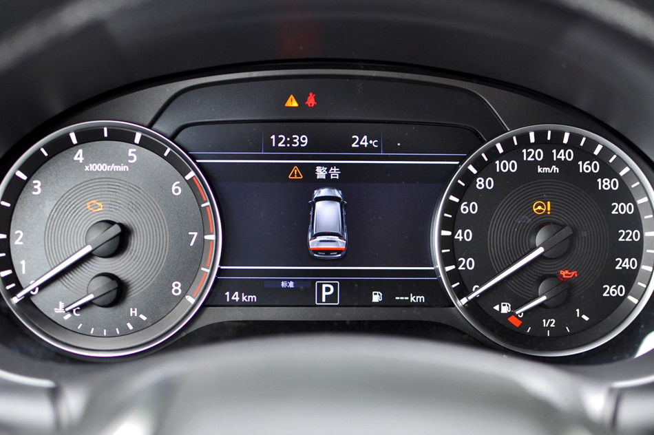 2018款 2.0T 两驱时尚版 内饰