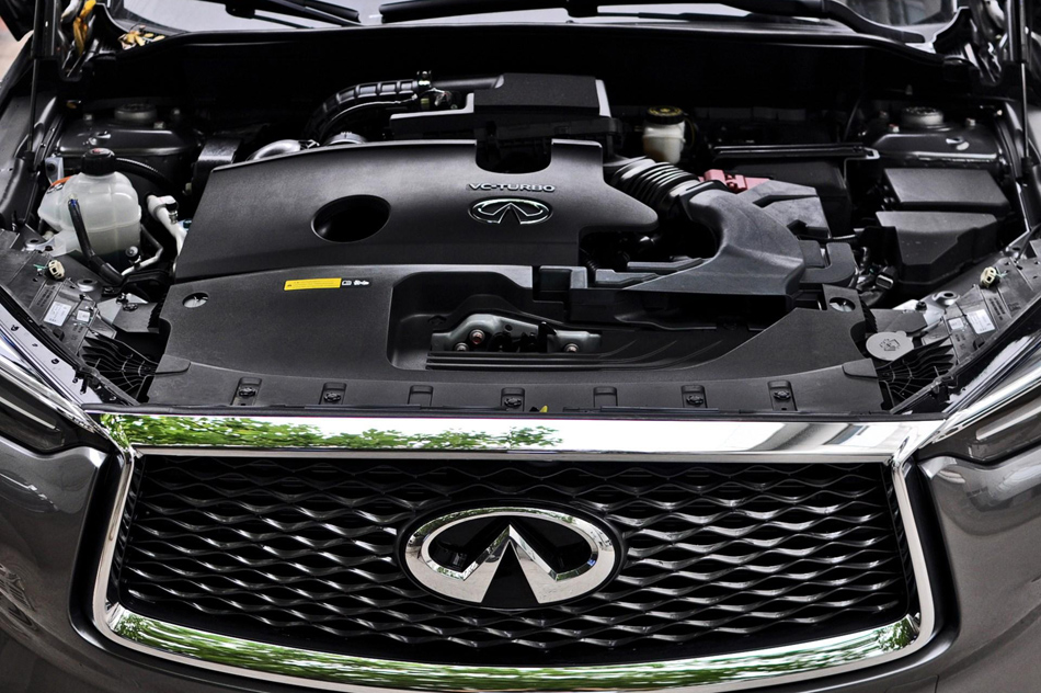 2018款 2.0T 两驱时尚版 引擎底盘