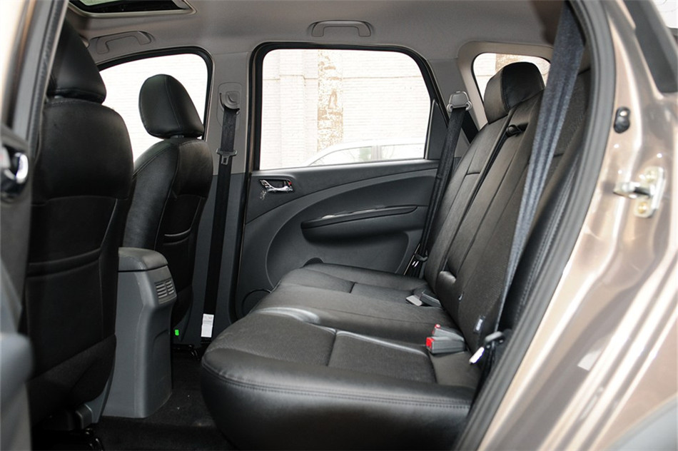 2014款 基本型 座椅空间