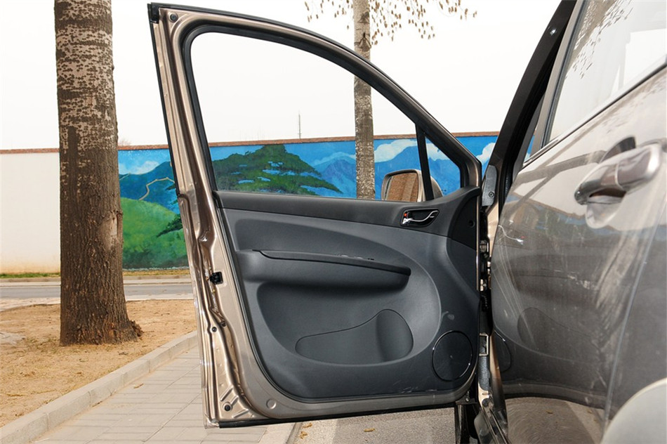 2014款 基本型 座椅空间