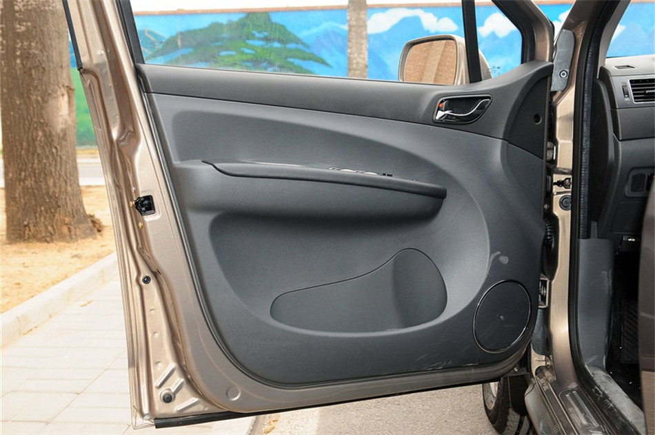 2014款 基本型 座椅空间