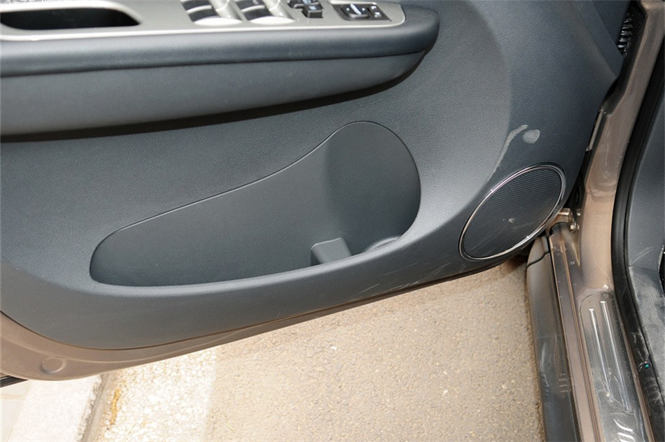 2014款 基本型 座椅空间