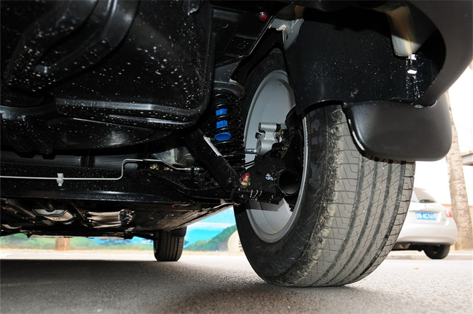 2014款 基本型 引擎底盘