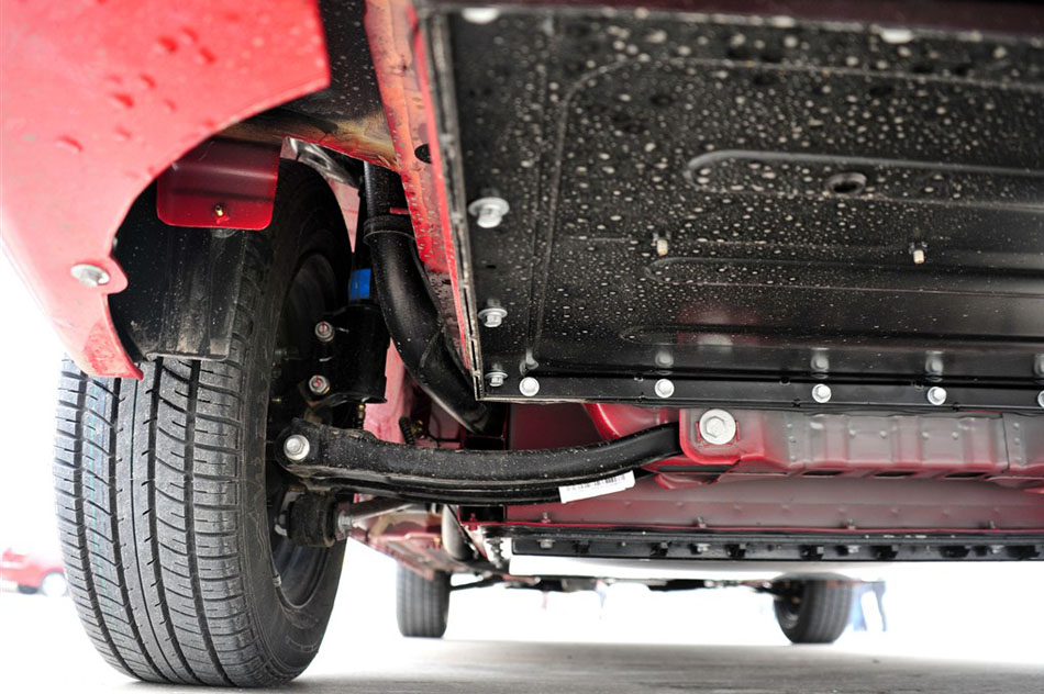 2014款 iEV4 引擎底盘