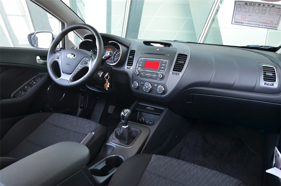 起亚K3S 2014款 1.6L MT GLS 内饰