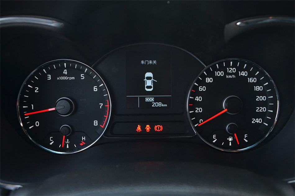 起亚K3S 2014款 1.6L MT GLS 内饰