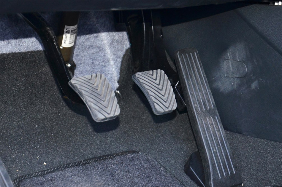 起亚K3S 2014款 1.6L MT GLS 内饰