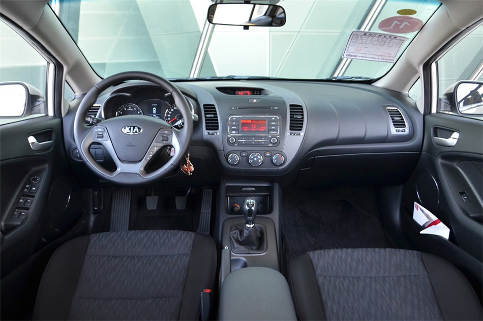 起亚K3S 2014款 1.6L MT GLS 内饰