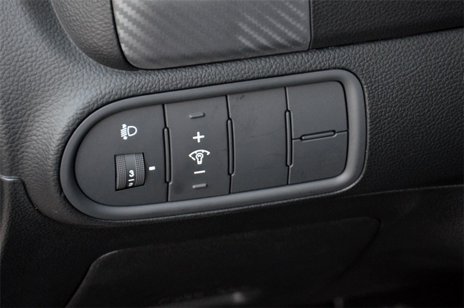 起亚K3S 2014款 1.6L MT GLS 座椅空间