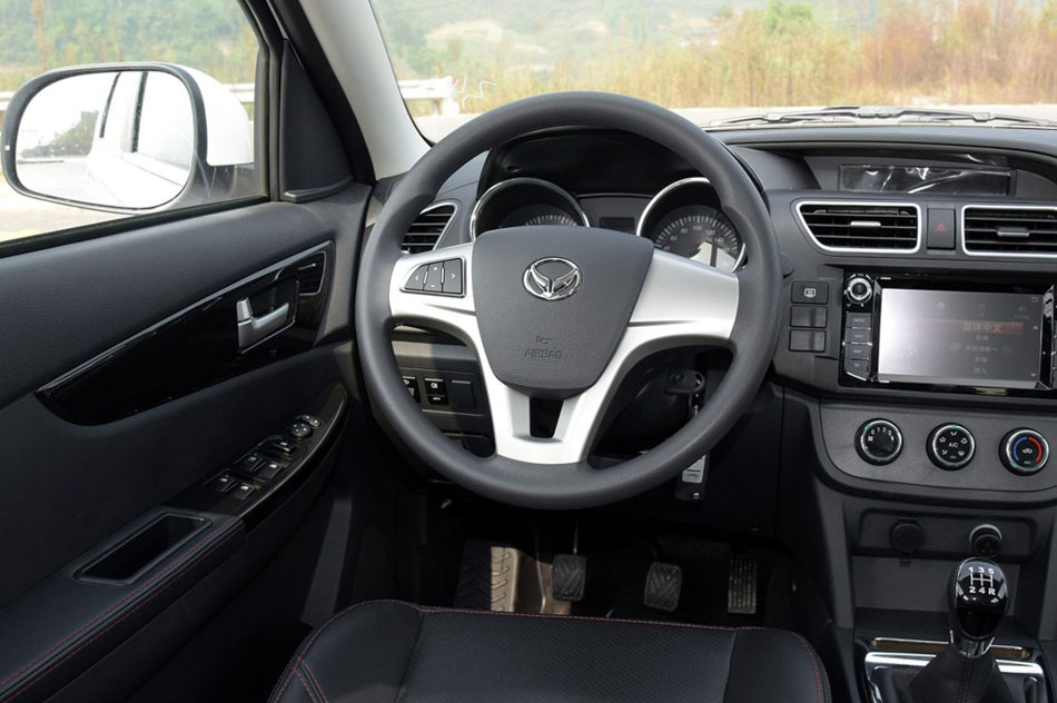 2016款 1.5L 手动豪华型 内饰