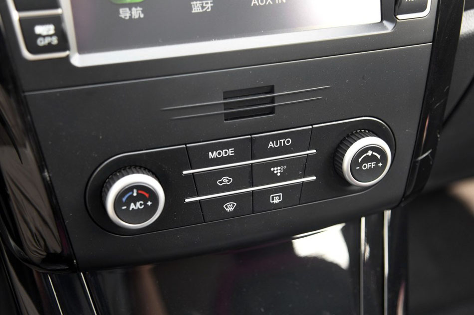2016款 1.5L 手动豪华型 内饰