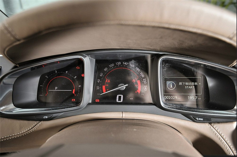 2014款 1.6T AT 豪华版THP200 内饰