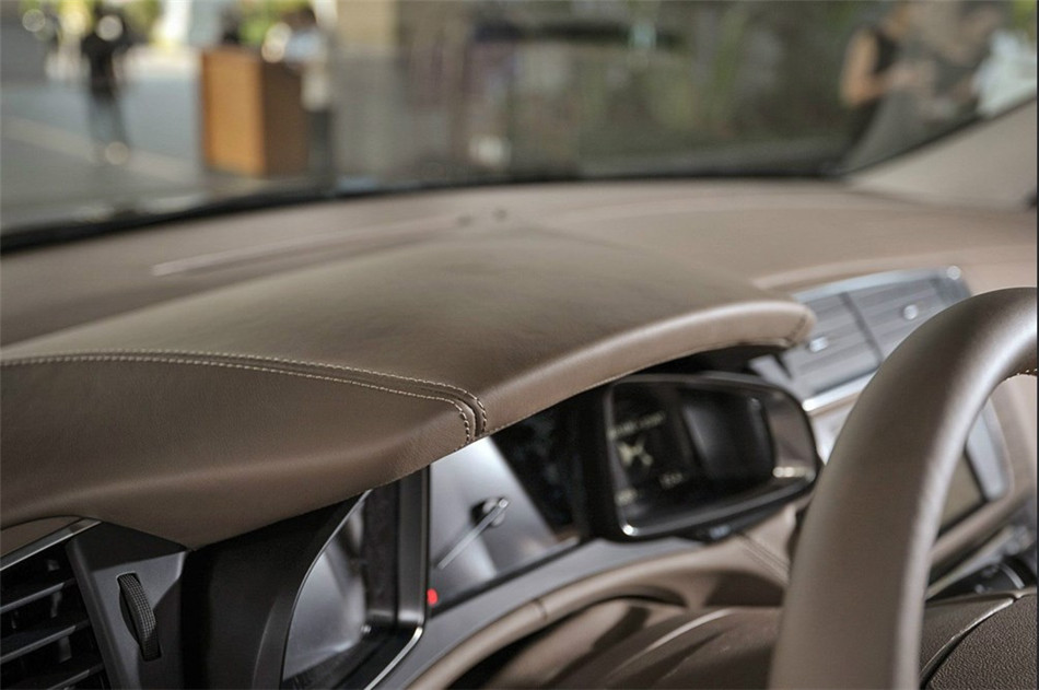 2014款 1.6T AT 豪华版THP200 内饰