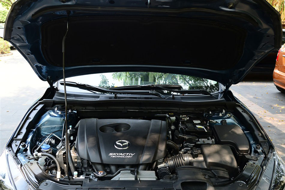 2014款 三厢基本型 引擎底盘