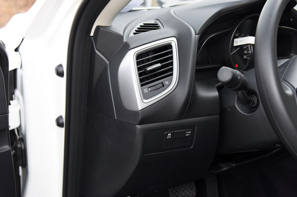 2017款 三厢 1.5L 自动豪华型 内饰