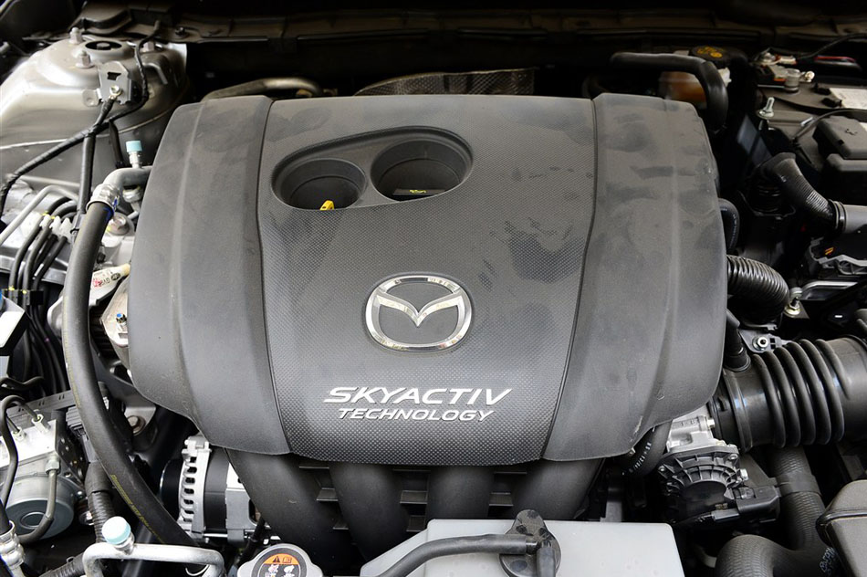 2014款 2.5L 基本型 引擎底盘