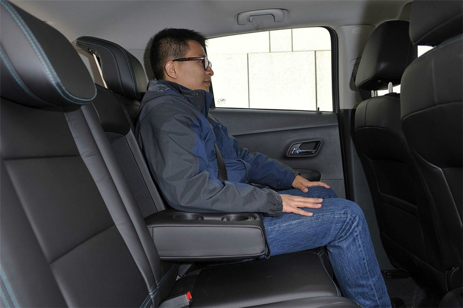 创酷 2014款 四驱 1.4T AT 旗舰型 座椅空间