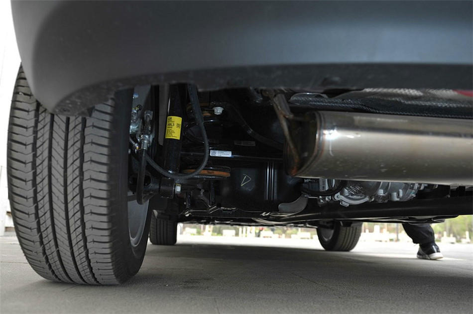 创酷 2014款 四驱 1.4T AT 旗舰型 引擎底盘