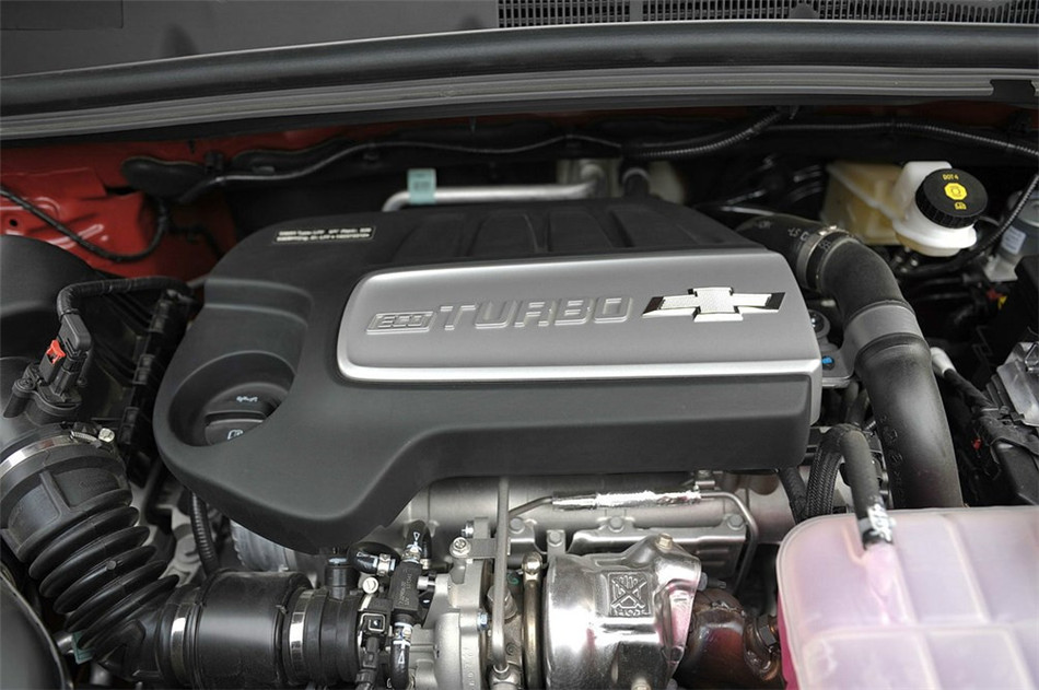 创酷 2014款 四驱 1.4T AT 旗舰型 引擎底盘