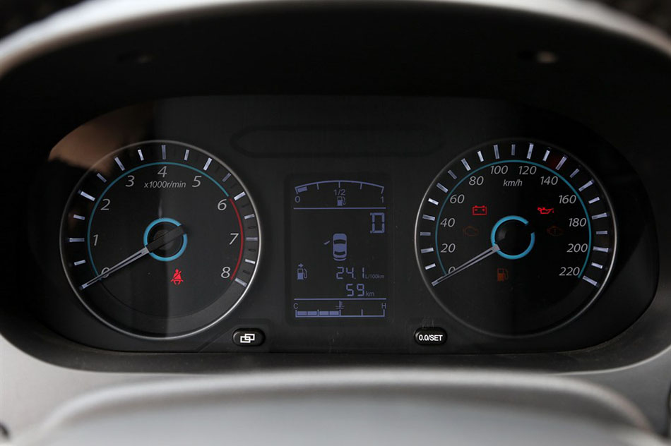 2014款 1.6L 自动高配型 内饰