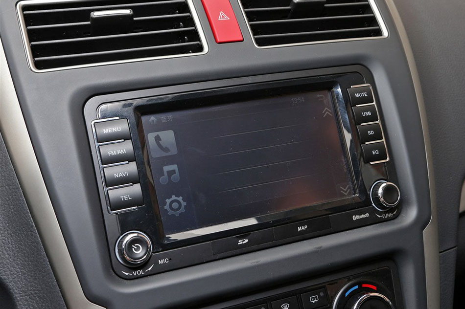 2014款 1.6L 自动高配型 内饰