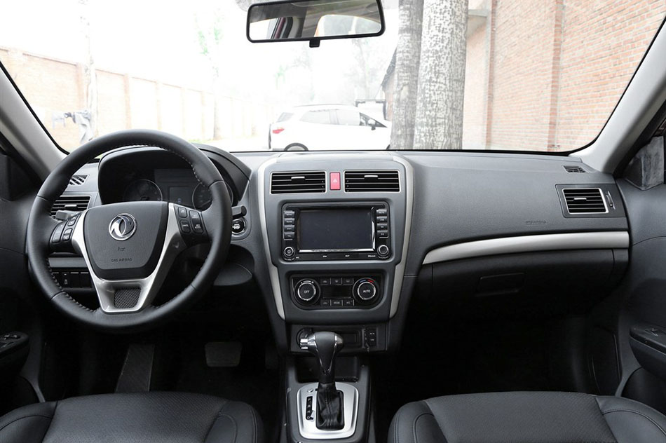 2014款 1.6L 自动高配型 内饰