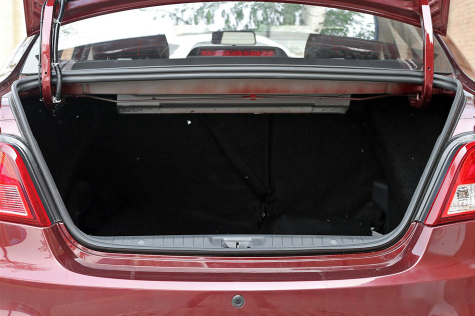 2014款 1.6L 自动高配型 座椅空间