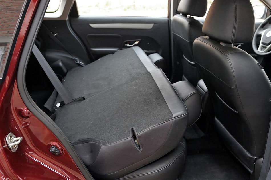 2014款 1.6L 自动高配型 座椅空间