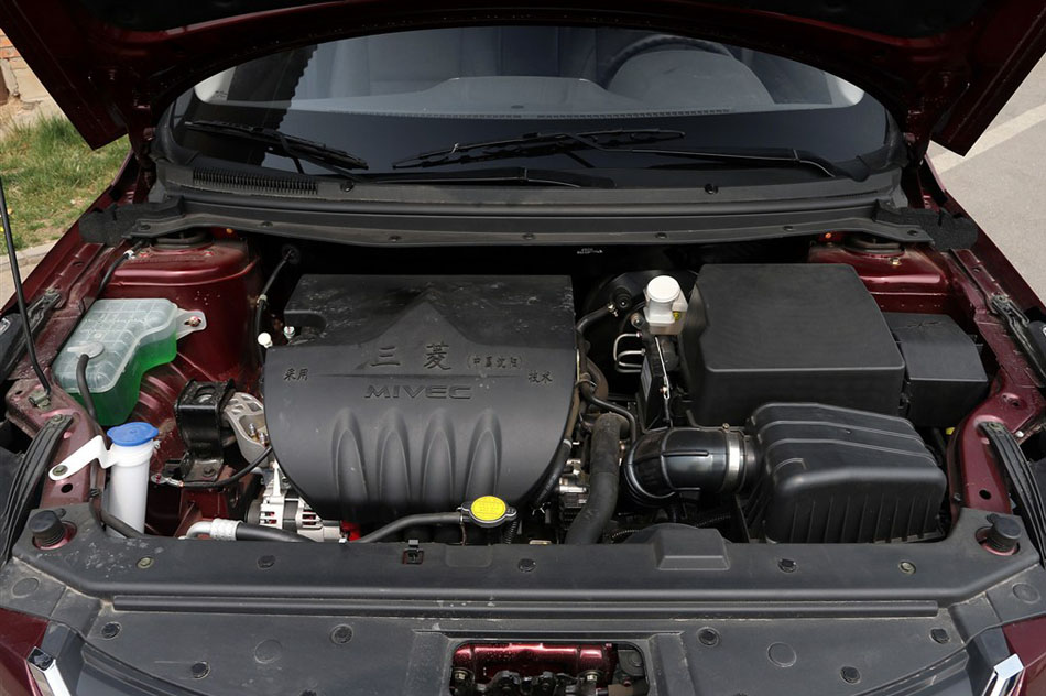 2014款 1.6L 自动高配型 引擎底盘